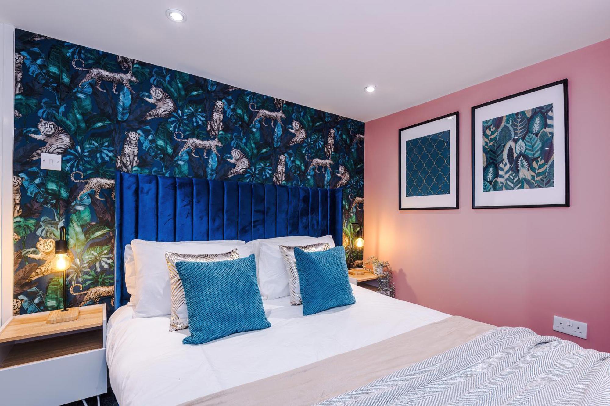 Stylish Boutique Flat In Harrogate - Sleeps 16 Apartment Harrogate