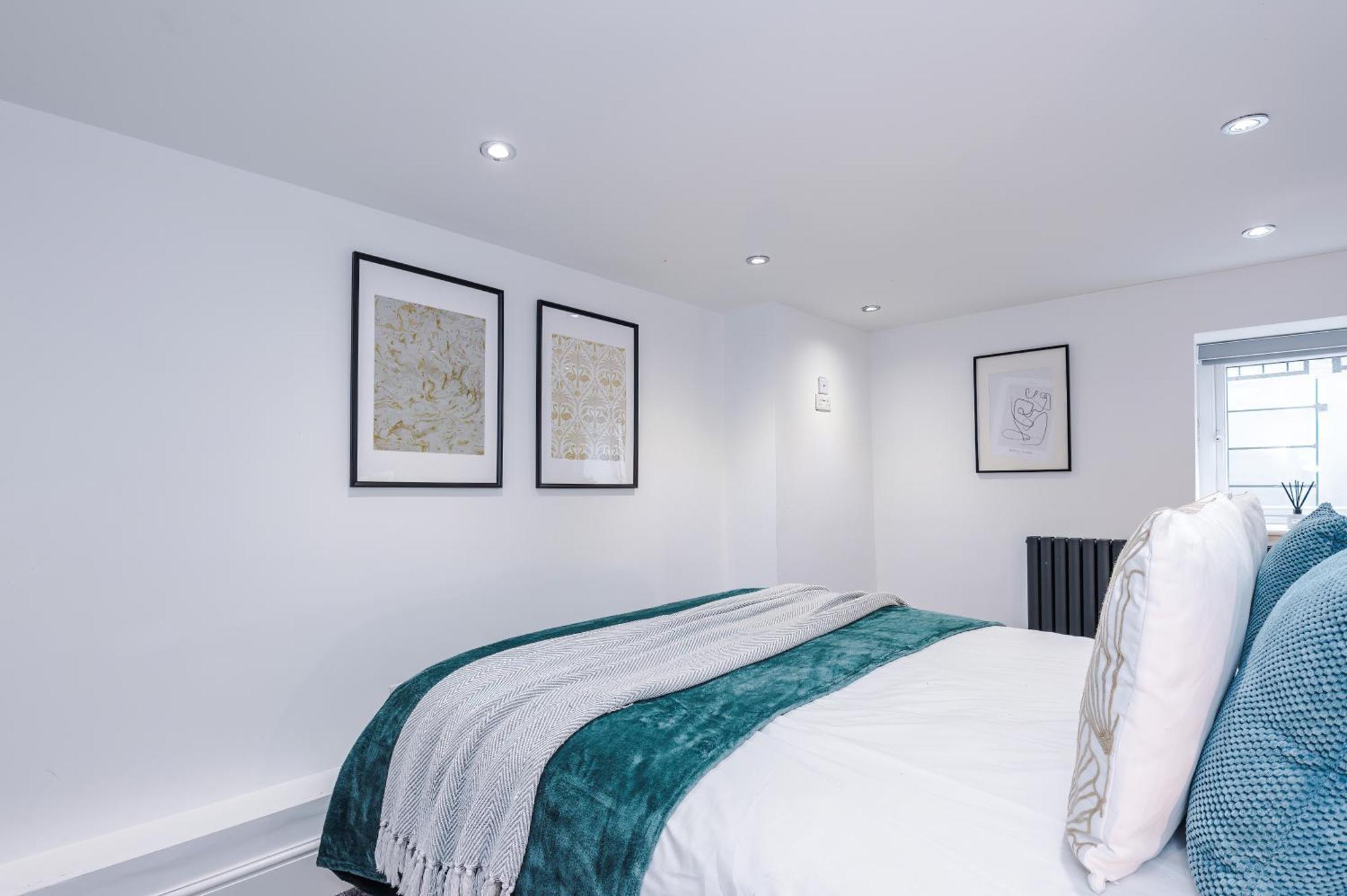 Stylish Boutique Flat In Harrogate - Sleeps 16 Apartment *