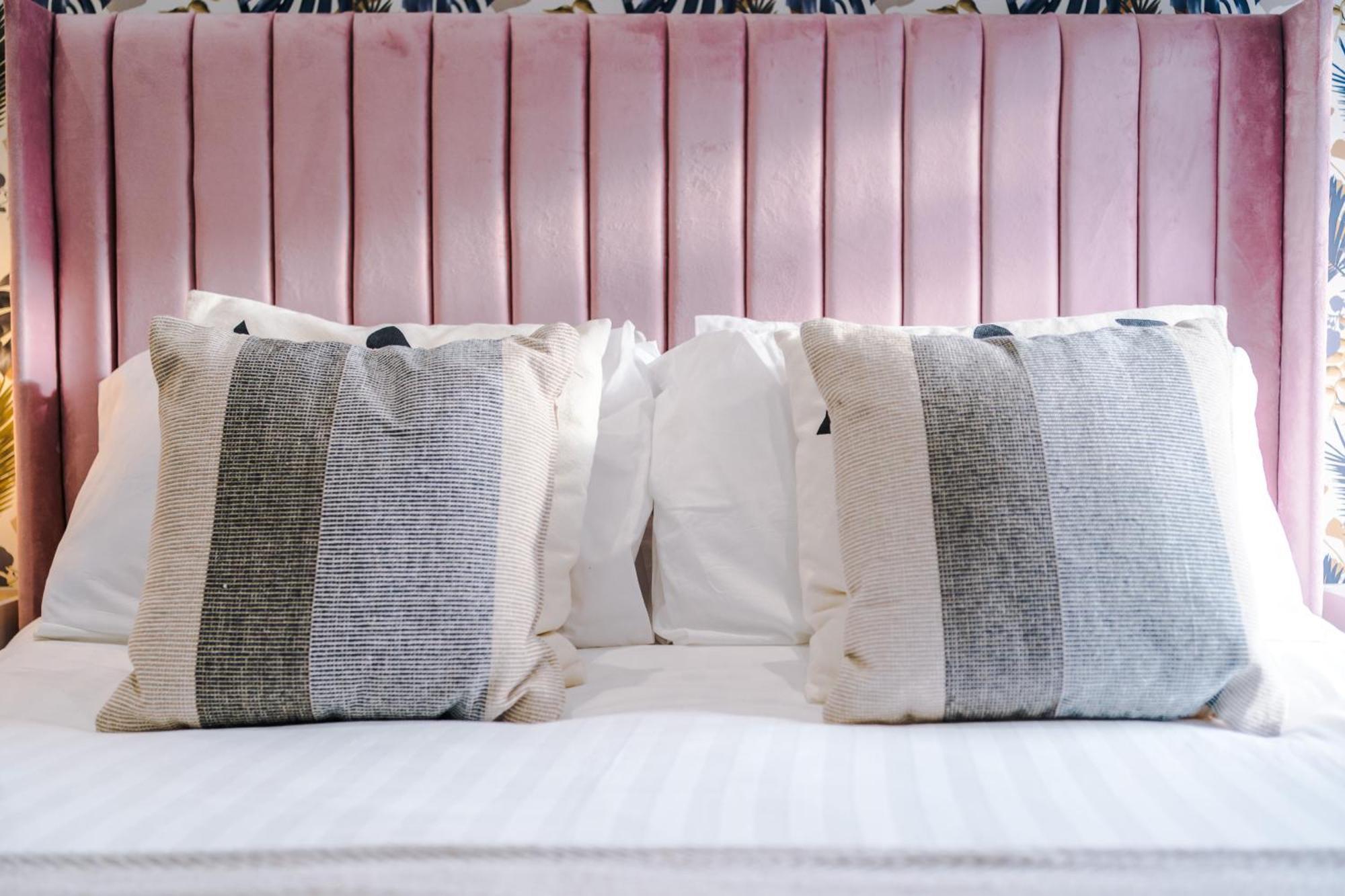 Apartment Stylish Boutique Flat In Harrogate - Sleeps 16 *