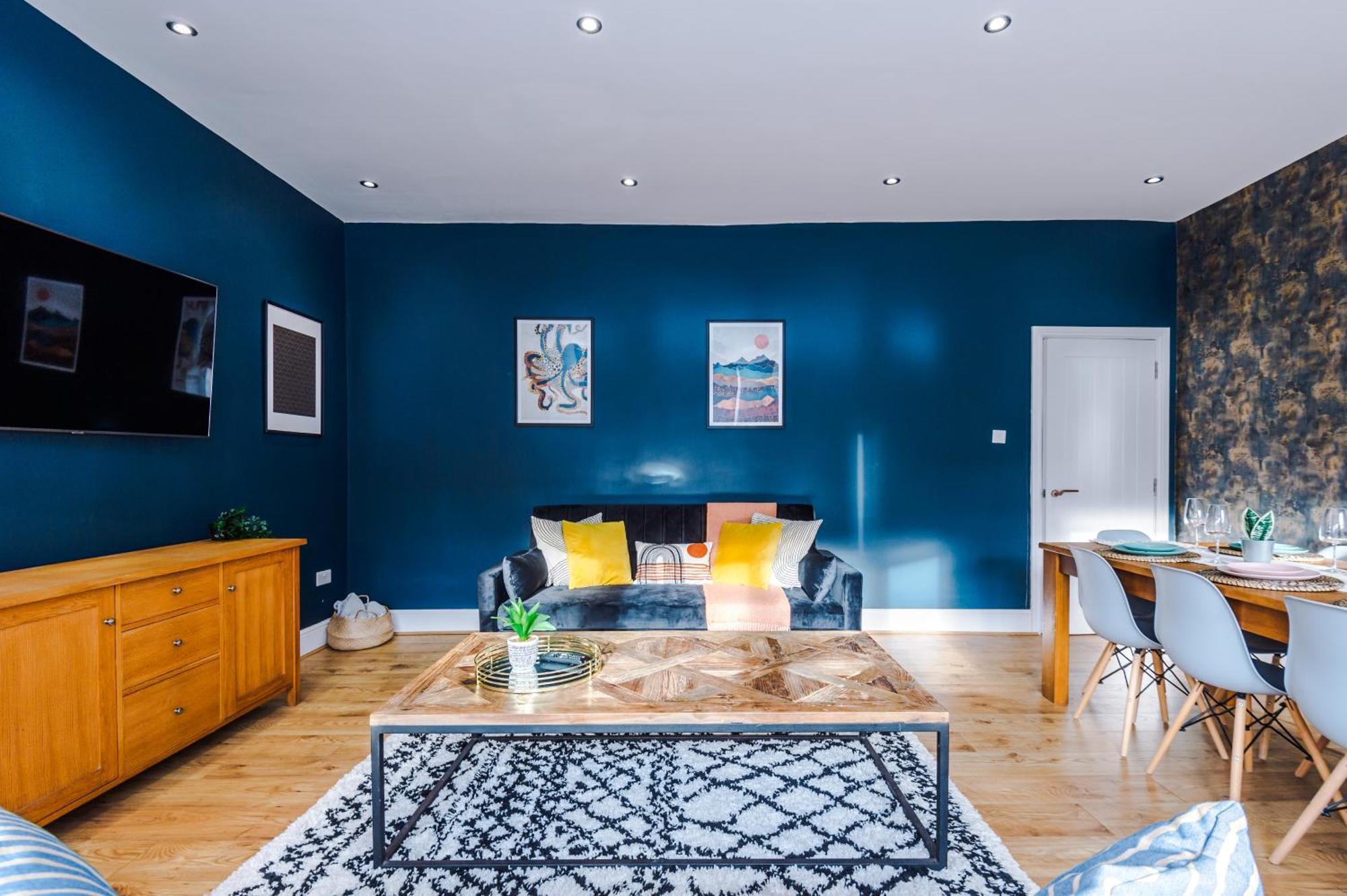 Stylish Boutique Flat In Harrogate - Sleeps 16 Apartment