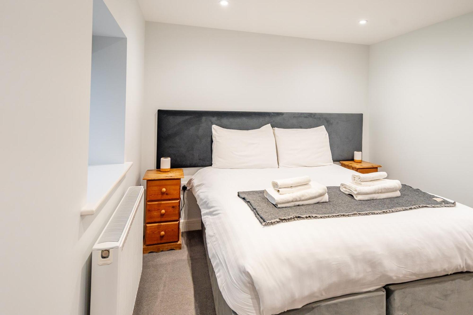 Town Center Duplex 6 *