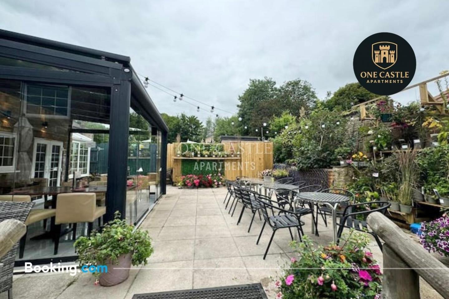 Apartment Premium L Last-minute Escape L Free Parking I Garden I Sleeps 6 L 3 Bed & 2 Bath I One Castle Short-lets And Serviced