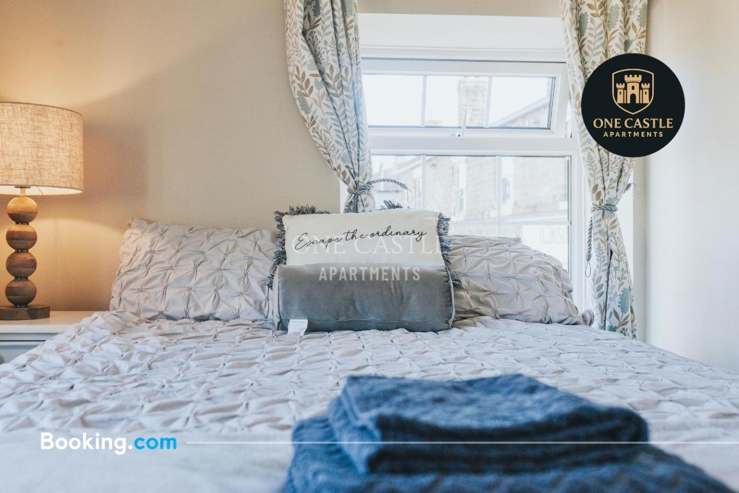 Premium L Last-minute Escape L Free Parking I Garden I Sleeps 6 L 3 Bed & 2 Bath I One Castle Short-lets And Serviced *