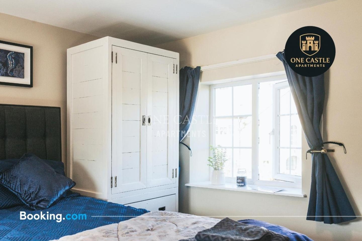 Premium L Last-minute Escape L Free Parking I Garden I Sleeps 6 L 3 Bed & 2 Bath I One Castle Short-lets And Serviced * Harrogate