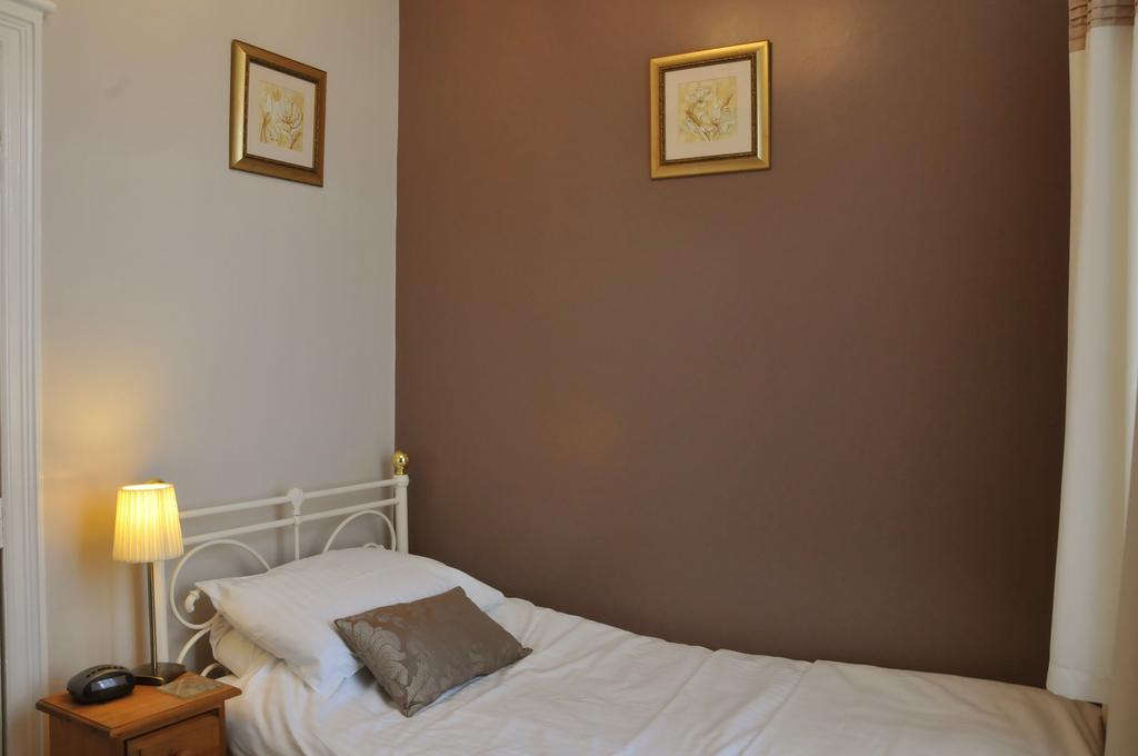 Guest house Dragon House Guest Harrogate