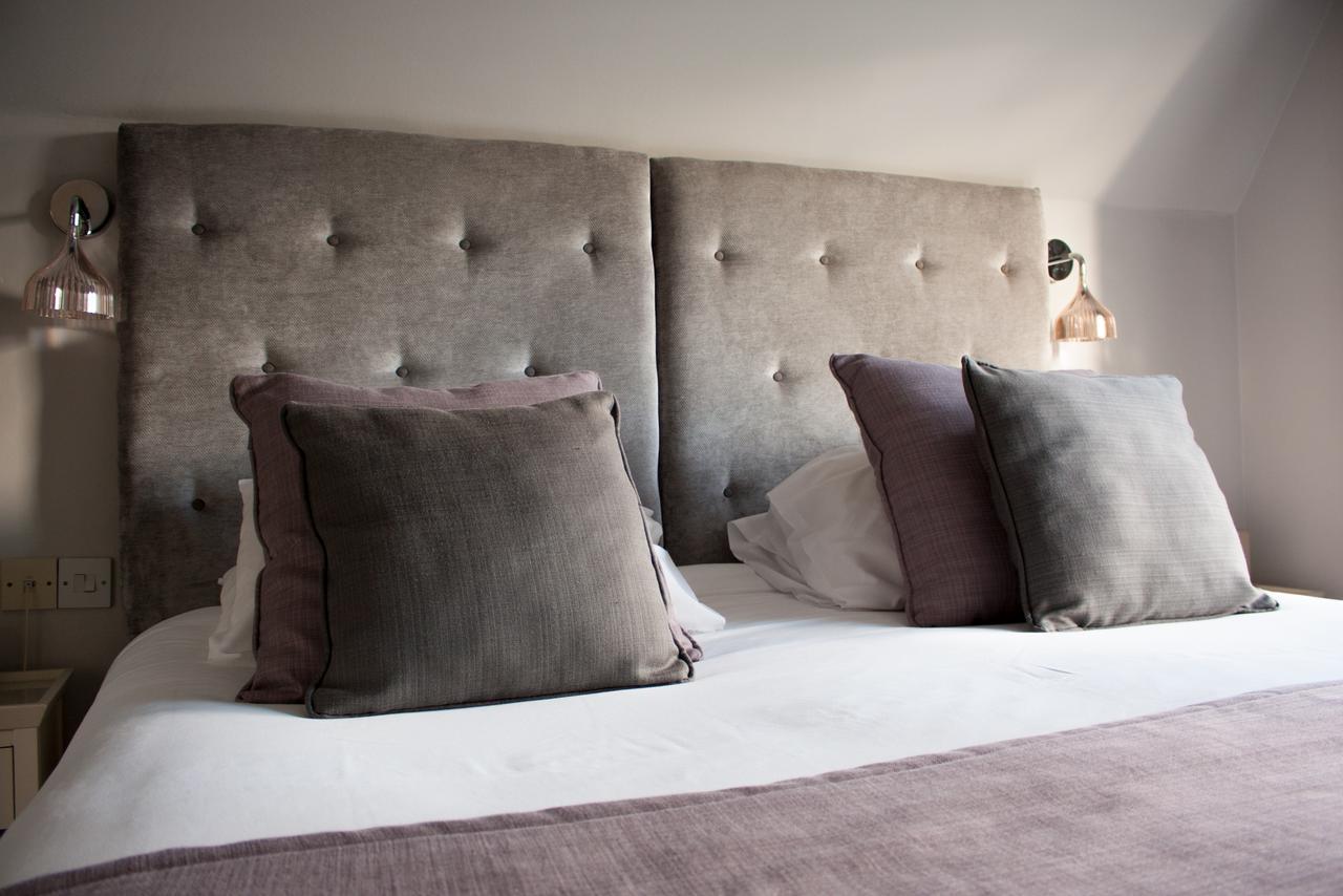 Ascot House Hotel