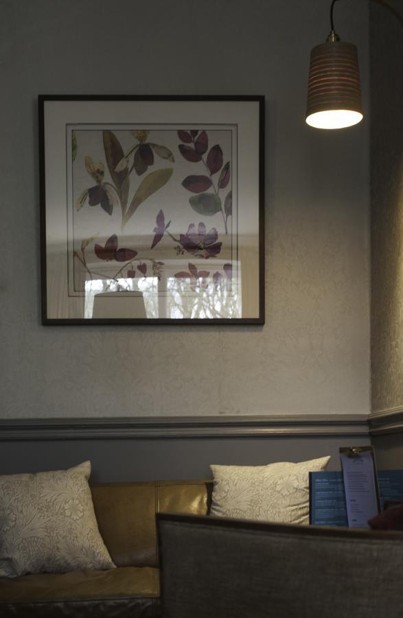 Ascot House Hotel