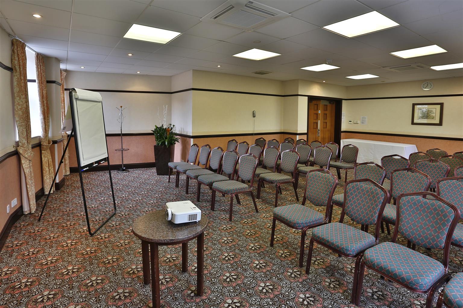 Cedar Court Hotel 4*