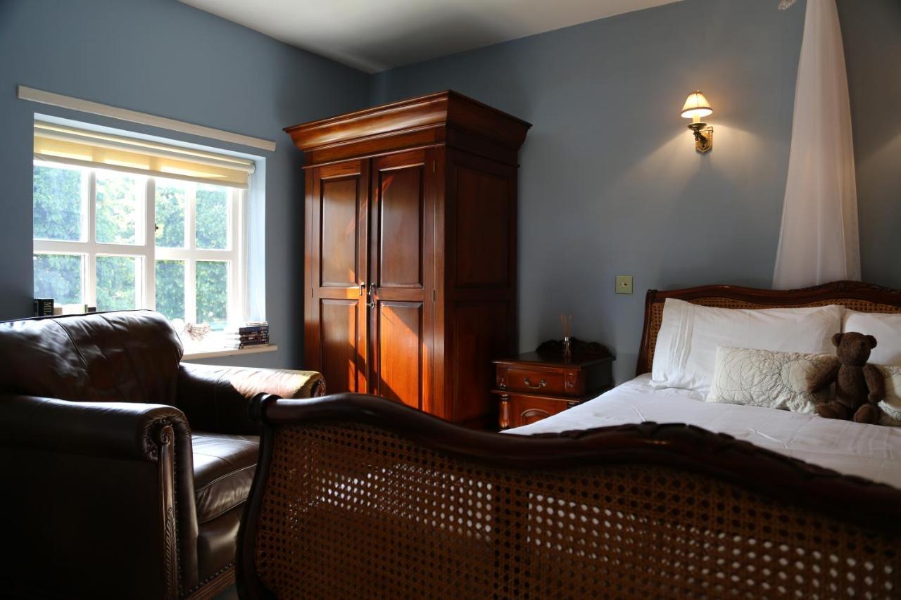 The Crown Roecliffe Inn 4*