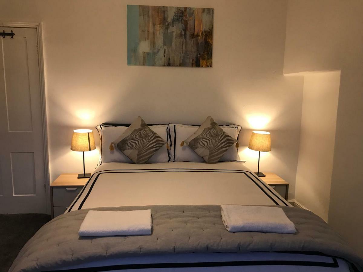 Centre 1 Bower Street2 Bed Apartment *