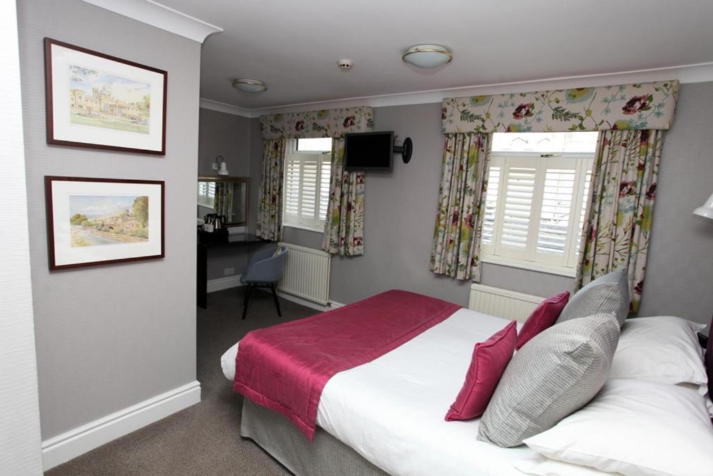 Ascot House Hotel 4*